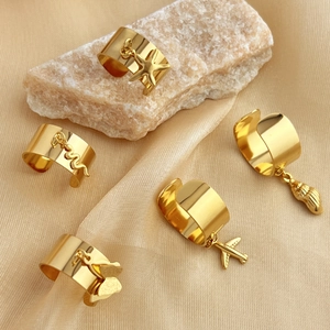 Lot de 5 bagues d'oreilles plaquées or 18K avec pendentifs étoile de mer et papillon