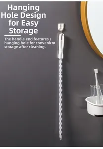 Detalle del cepillo flexible de limpieza para drenajes con mango blanco y agujero para colgar