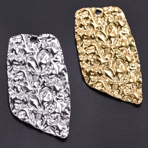 Irregular hammered 304 stainless steel heart pendants in gold and silver finish