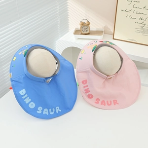 Visière de soleil enfant dinosaure en bleu et rose avec tissu à séchage rapide
