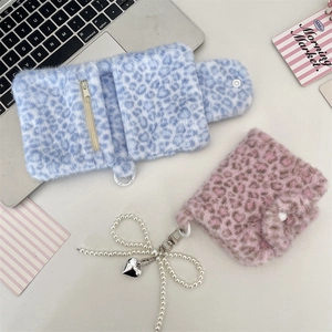 Süßes Plüsch-Portemonnaie-Set mit Leopardenmuster in Rosa und Blau mit Herzanhänger