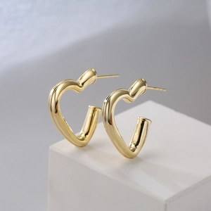 Heart Shaped Hoop Earrings 18K Gold Plated Copper Geometric Jewelry For Women Elegant Fashion Accessory
