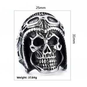 Detail view of punk skull ring with pilot helmet and size dimensions in millimeters