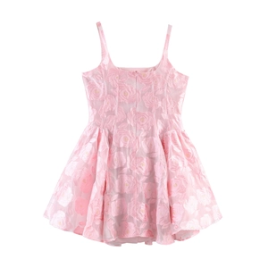 Robe à bretelles jacquard rose à motif de roses et jupe trapèze taille haute