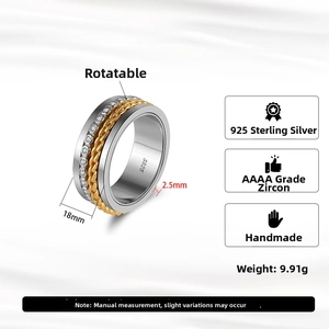 Detail view of rotating S925 silver ring with gold chain inlay and zircon dimensions