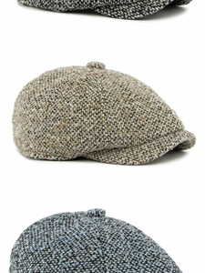 Détails de casquettes gavroche britanniques en tweed gris, marron et bleu texturé
