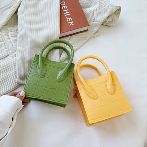 Fashionable crocodile pattern small square jelly bags in vibrant green and yellow colors