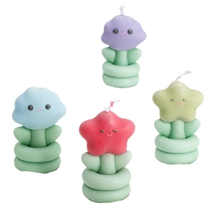Lot de quatre bougies parfumées colorées en forme de fleurs et d'étoiles souriantes