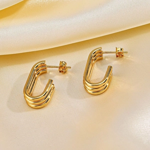 Minimalist triple-layer gold U-shaped earrings in polished 18K plated stainless steel