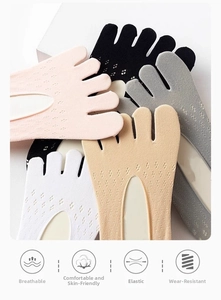 Calzini invisibili a cinque dita in mesh traspirante da donna in cinque colori