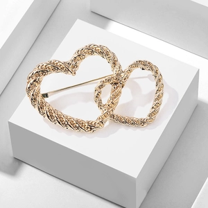 Vintage Alloy Gold Plated Interlocked Double Heart Brooch Pin For Women Twisted Texture Anti-exposure Cardigan Accessory Jewelry Gift