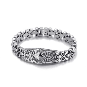 Herren Armband aus Edelstahl mit floralem Kreuzmuster und geprägtem Rauten-Anhänger