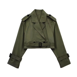 Veste trench-coat courte vert armée pour femmes avec ceinture et épaulettes