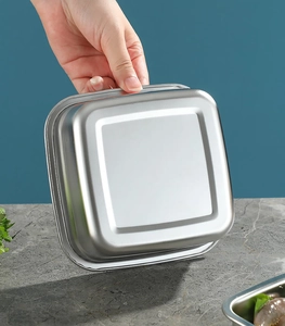 Close-up of the smooth bottom detail of a 316 stainless steel square food storage box