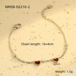 Macro shot of silver heart bracelet showing 16+4cm chain length and product specs