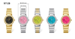 Détail de montres pour femmes avec strass et cadrans marbrés en cinq coloris variés