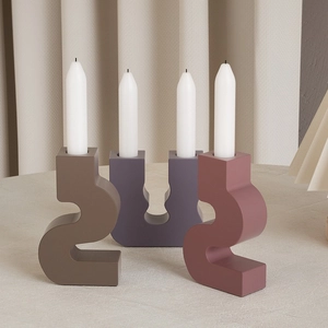 Driedelige set Scandinavische minimalistische hars kandelaars in S- en U-vorm