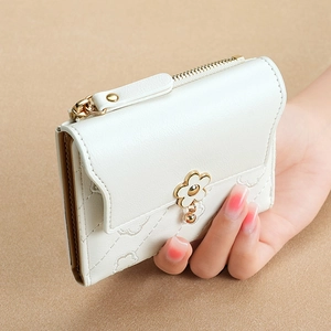 Women Short Wallet PU Leather Floral Quilted Flower Buckle Multi Card Slots Zipper Coin Pocket Compact Fashion