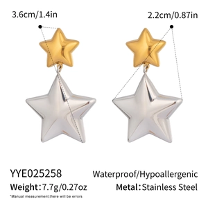 Detailed dimensions of two-tone stainless steel star earrings with weight and size info