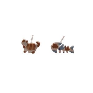Cute asymmetric cat and fish bone stud earrings in colorful metal with silver needles