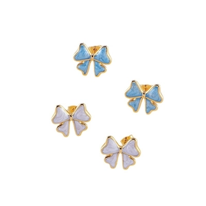 Boucles d'oreilles nœuds élégantes bleu ciel et lavande avec base dorée