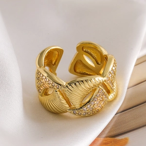 18K gold plated copper ring with shell texture and zircon stones for women