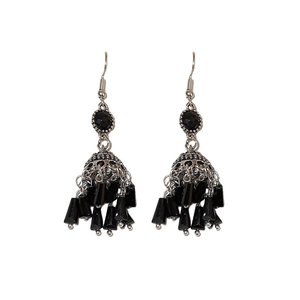 Orecchini a lanterna vintage con cristalli neri e nappe in finitura argento antico