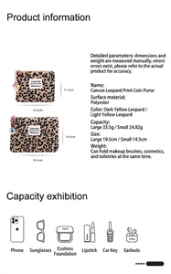 Dettaglio di pochette leopardate in due misure con dimensioni e tessuto in poliestere