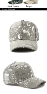 Vue détaillée de casquettes de Noël en peluche avec motifs argentés et lettrage Santa