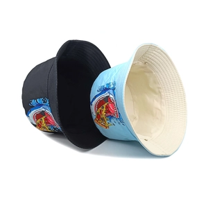 Chapeau bob enfant avec motif requin pizza en noir et bleu pour protection solaire