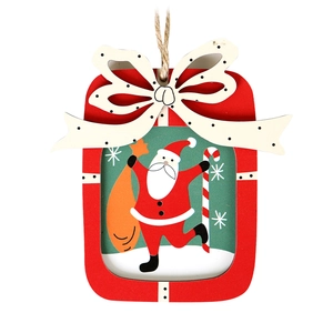 Ornement de Noël en bois forme boîte cadeau avec peinture du Père Noël et nœud