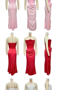 Détails de robes sirène en satin avec corsage à baleines et taille à plis asymétriques