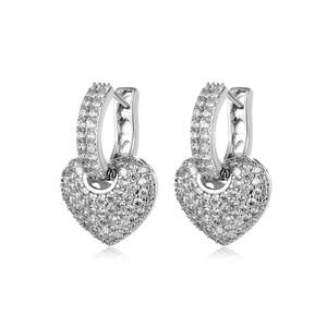 Élégantes créoles cœur en argent avec oxydes de zirconium pour un style raffiné