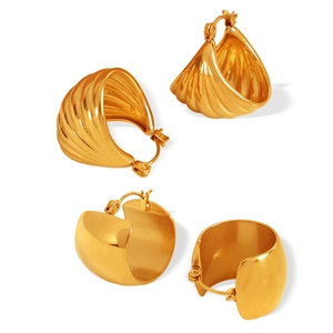 Chic gold-plated hoop earrings featuring both ribbed crescent and smooth round designs