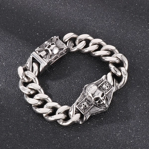 Bracelet chaîne cubaine punk en acier inoxydable avec motif de bouclier tête de mort