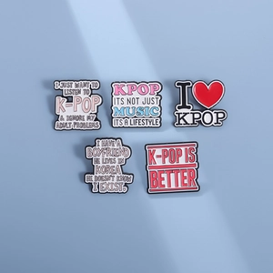 K-Pop Theme Enamel Brooch Pins Alloy Letter Heart Pattern Trendy Dopamine Style Badges For Clothes Bags Women Accessories