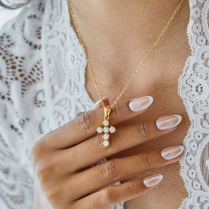Elegante Collana con Ciondolo a Croce in Acciaio Inossidabile Zirconia per Donna Gioielli di Moda Casual Quotidiana