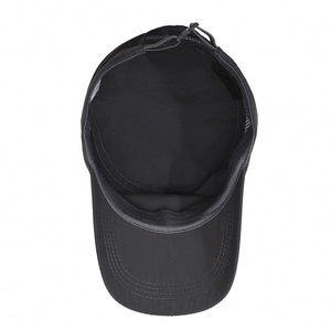 Schwarze flache Outdoor-Sonnenmütze für Herren mit atmungsaktivem Mesh und Kordelzug