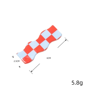 Fashionable red and white checkered wavy hair clip with dimensions 6CM x 2.5CM