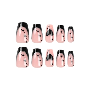 Faux ongles ballerine français rose avec motifs étoiles noires et paillettes argent