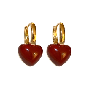 Boucles d'oreilles cœur vintage plaqué or avec émail rouge et créoles polies