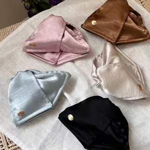 Pinces à cheveux en tissu français en cinq couleurs satinées avec boucles dorées