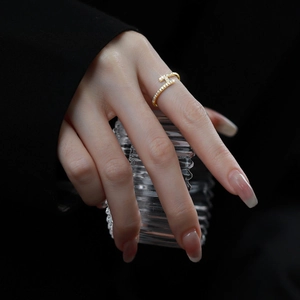 Minimalist gold-plated crisscross open ring with H-shaped crystal pave setting