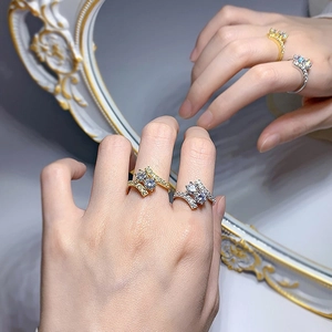 Anillos geométricos de moda en oro y plata con diseño de doble piedra y pavé de cristal