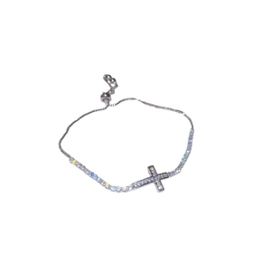 Elegant silver adjustable bracelet with zircon cross pendant and pull-chain clasp
