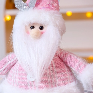 Babbo Natale in maglia rosa con paillettes e barba lunga, decorazione natalizia