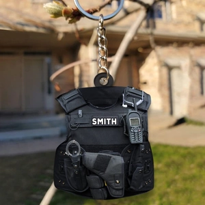Tactical police vest keychain with Smith nameplate and miniature accessories on metal ring