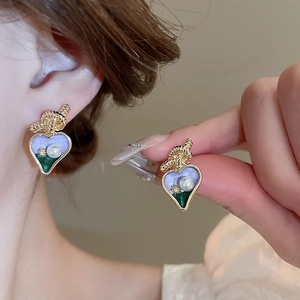 French style vintage purple heart earrings with faux pearls and gold knot detail