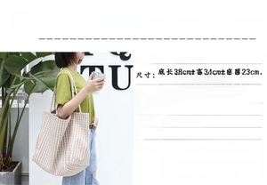 Detailed size chart for large checkered canvas tote bag with height 34cm and width 38cm
