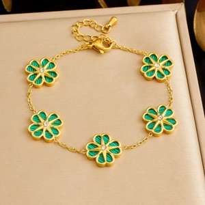 Gold-plated stainless steel flower bracelet with green striped malachite effect petals